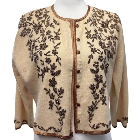 Cardigan Sweater Vintage 1950s Crewneck Cream Women Size S/M Floral Beadwork - Picture 1 of 16